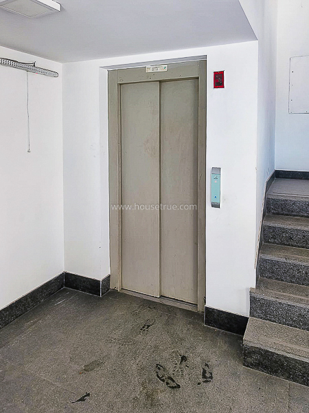4 BHK Flat For Rent in Vasant Vihar