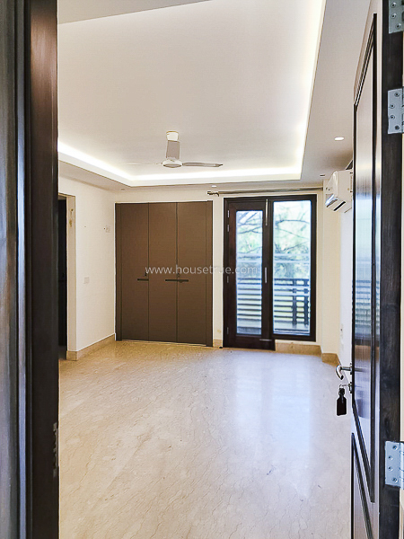 4 BHK Flat For Rent in Vasant Vihar