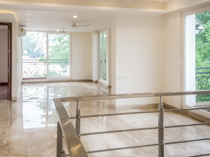 5 BHK Duplex For Rent in Anand Niketan