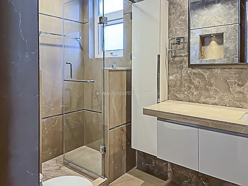 4 BHK Flat For Rent in Green Park Extension