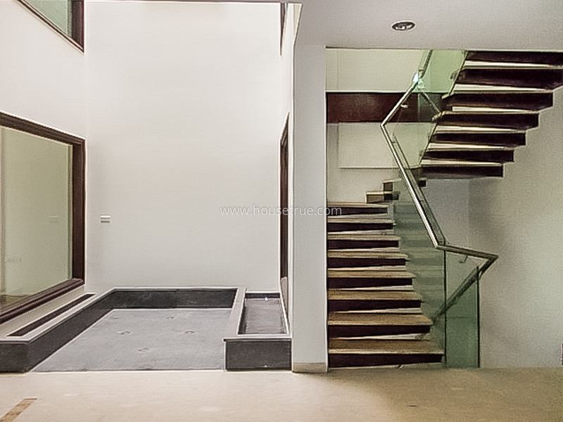 4 BHK Triplex Property For Rent in Anand Niketan
