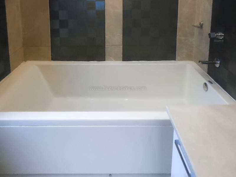 4 BHK Flat For Rent in West End Colony