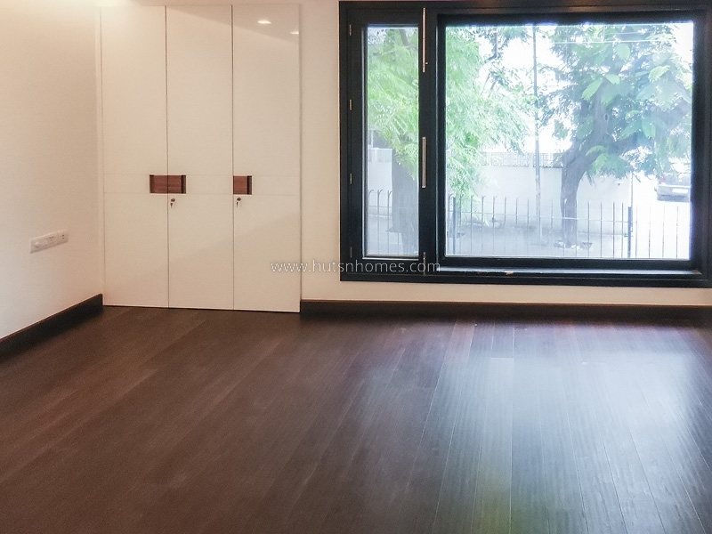 4 BHK Flat For Rent in West End Colony