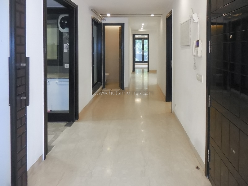 4 BHK Flat For Rent in West End Colony