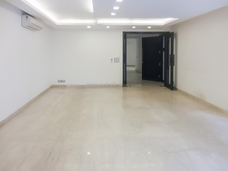 4 BHK Flat For Rent in West End Colony