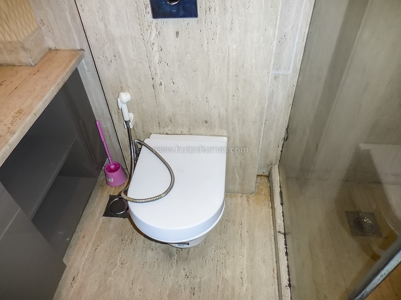 4 BHK Flat For Rent in West End Colony