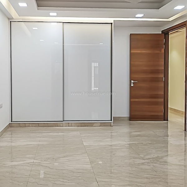 3 BHK Flat For Rent in Nizamuddin East
