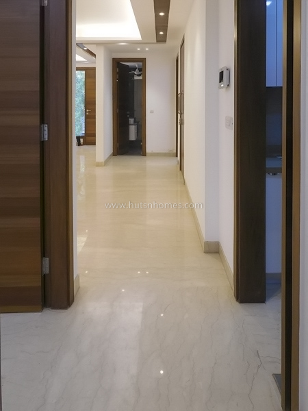 3 BHK Flat For Rent in Nizamuddin East