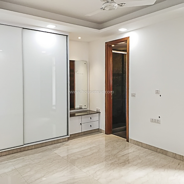 3 BHK Flat For Rent in Nizamuddin East
