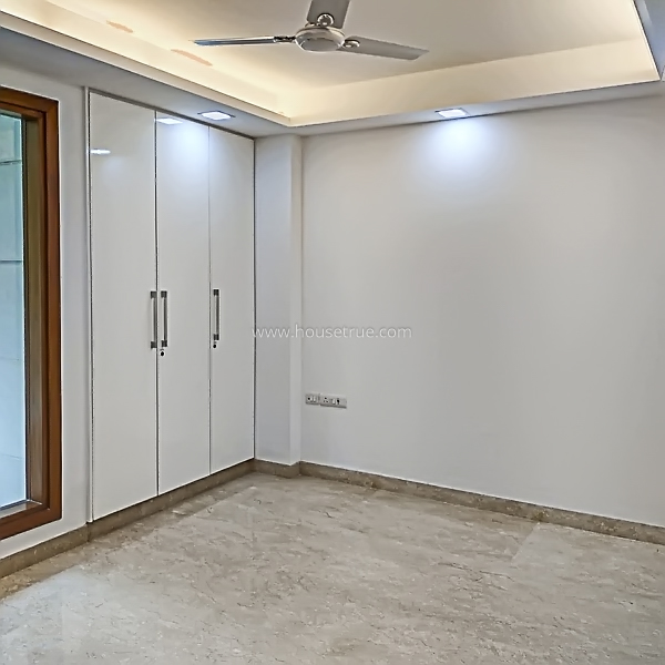 3 BHK Flat For Rent in Nizamuddin East
