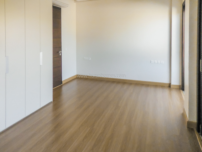 3 BHK Flat For Rent in Defence Colony