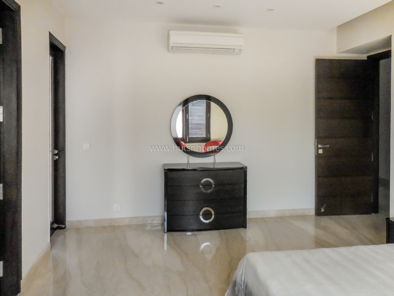 3 BHK Flat For Rent in Defence Colony