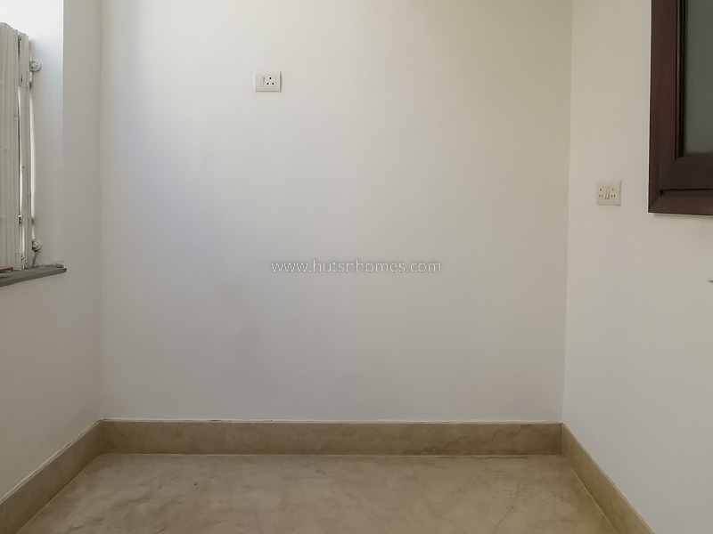 4 BHK Flat For Rent in Anand Niketan