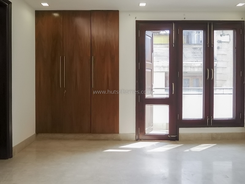 4 BHK Flat For Rent in Anand Niketan