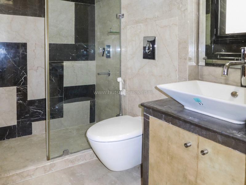 4 BHK Flat For Rent in Anand Niketan