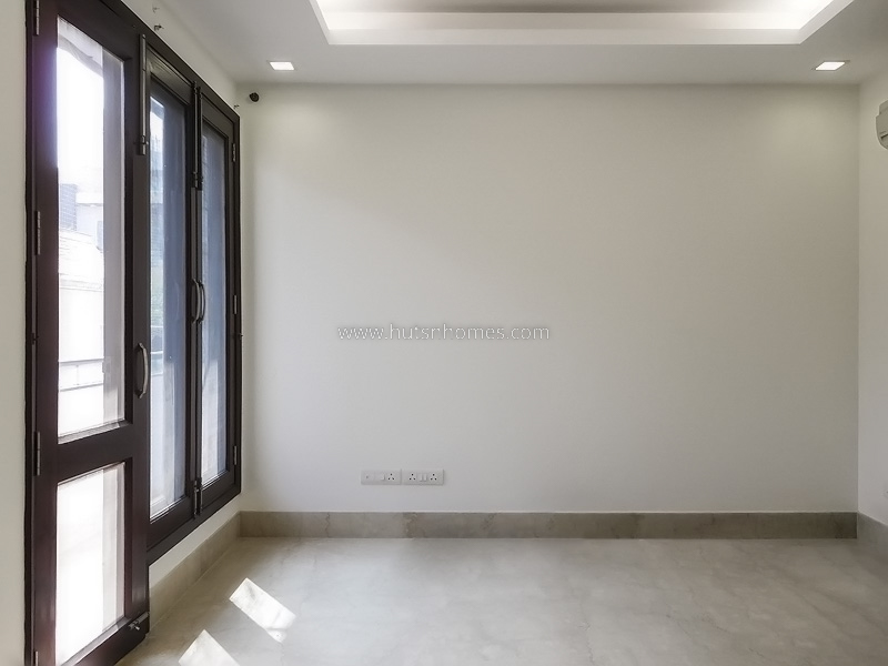4 BHK Flat For Rent in Anand Niketan