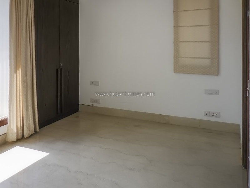 4 BHK Flat For Rent in Anand Niketan