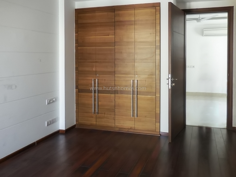 4 BHK Flat For Rent in Anand Niketan