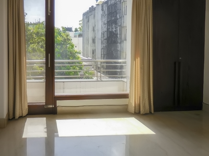 4 BHK Flat For Rent in Anand Niketan