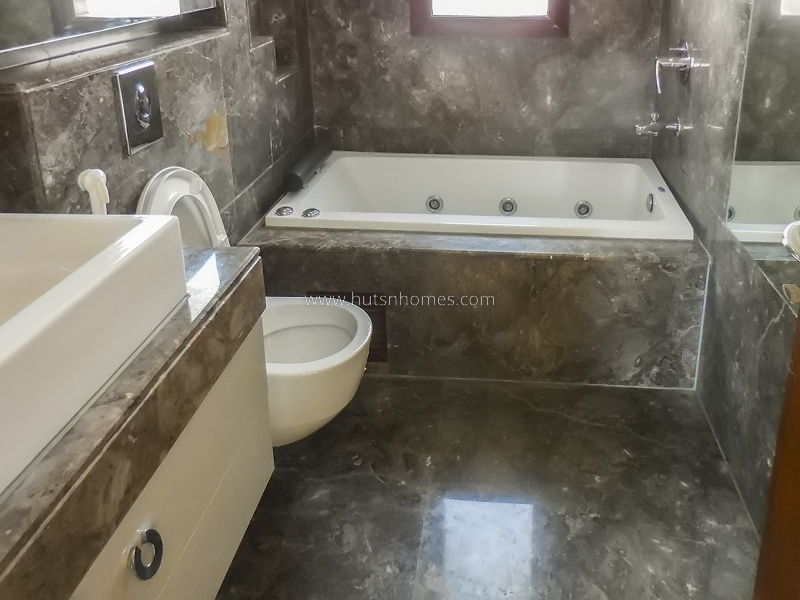 4 BHK Flat For Rent in Anand Niketan