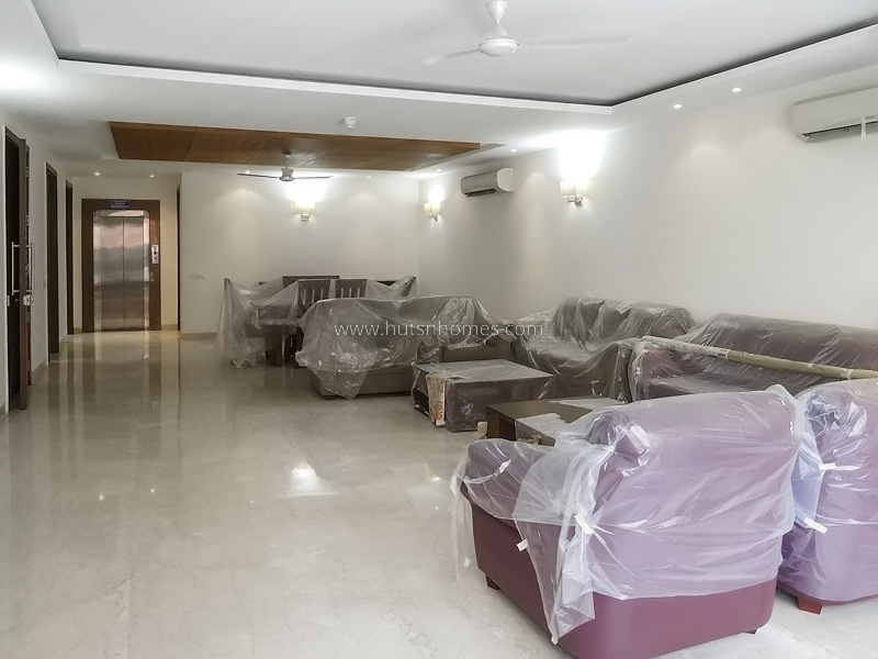 3 BHK Flat For Rent in Defence Colony
