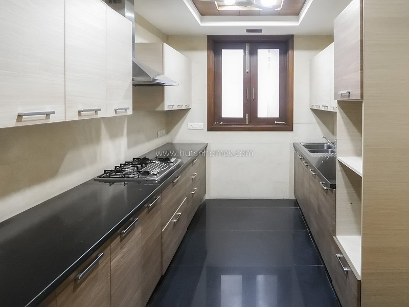 3 BHK Flat For Rent in Defence Colony