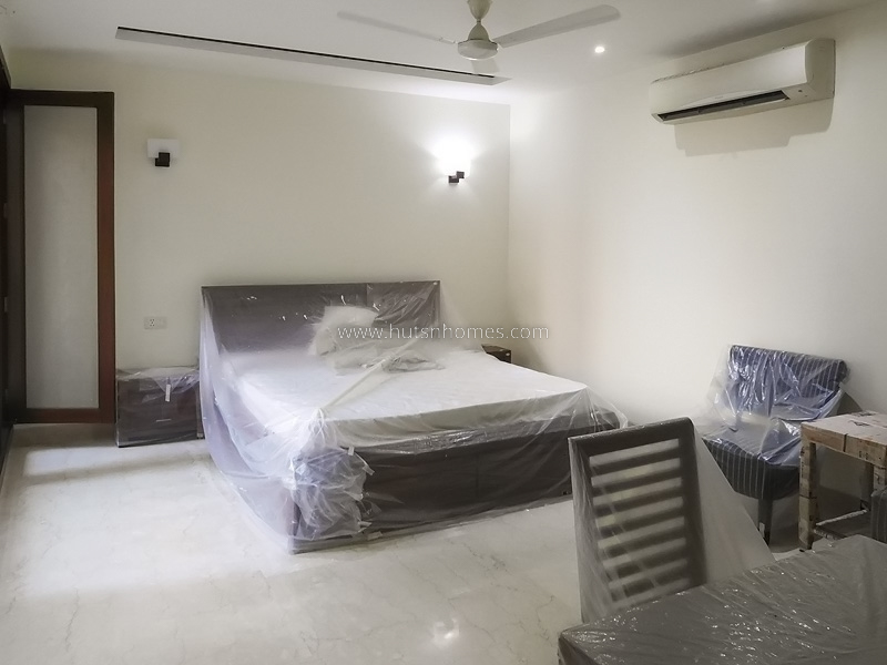 3 BHK Flat For Rent in Defence Colony