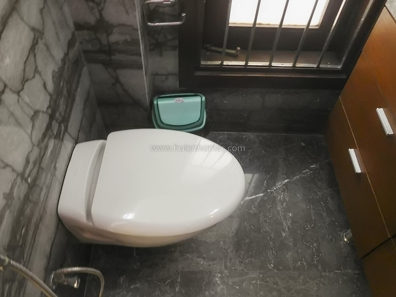 3 BHK Flat For Rent in Defence Colony