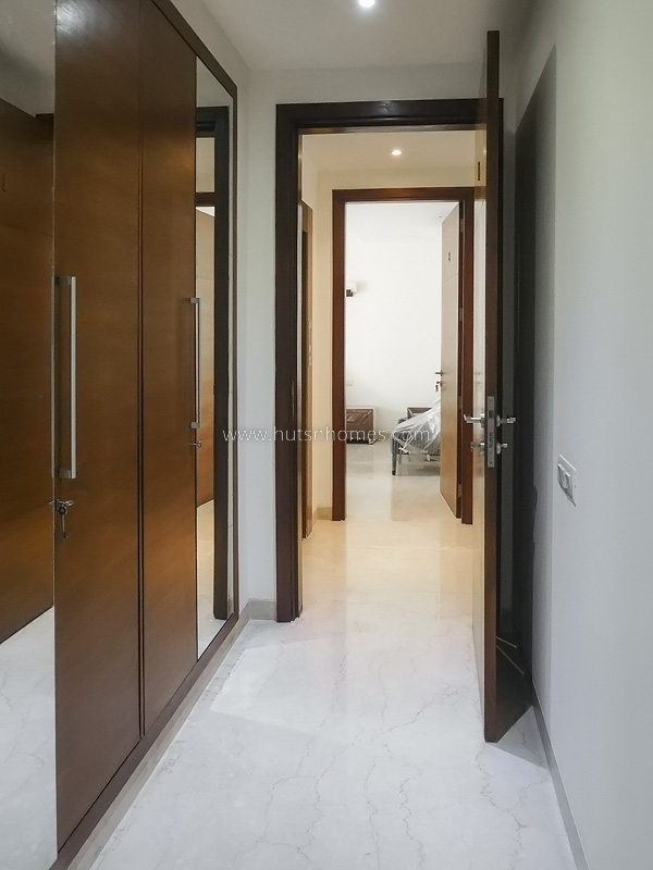 3 BHK Flat For Rent in Defence Colony