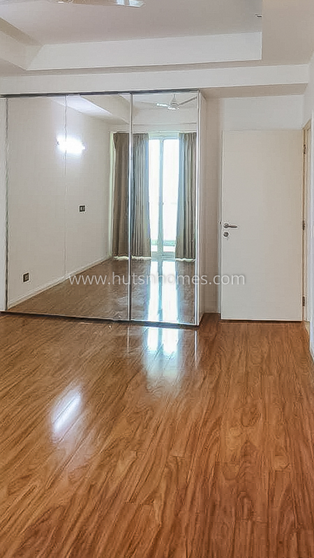 4 BHK Condo For Rent in Golf Course Road