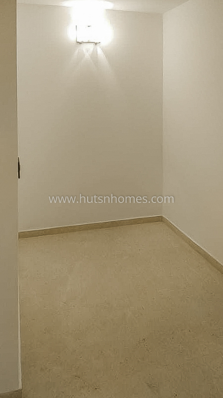 4 BHK Condo For Rent in Golf Course Road