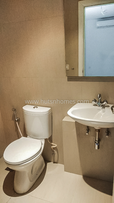 4 BHK Condo For Rent in Golf Course Road