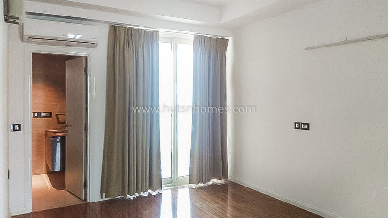 4 BHK Condo For Rent in Golf Course Road