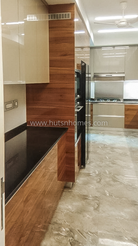 4 BHK Condo For Rent in Golf Course Road
