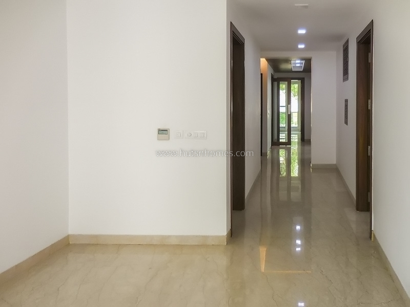 3 BHK Flat For Rent in Defence Colony