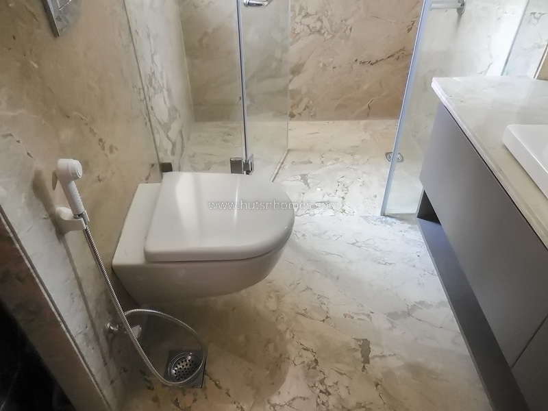 3 BHK Flat For Rent in Defence Colony