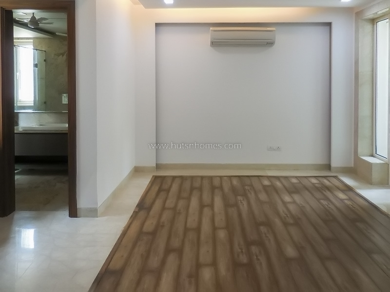 3 BHK Flat For Rent in Defence Colony