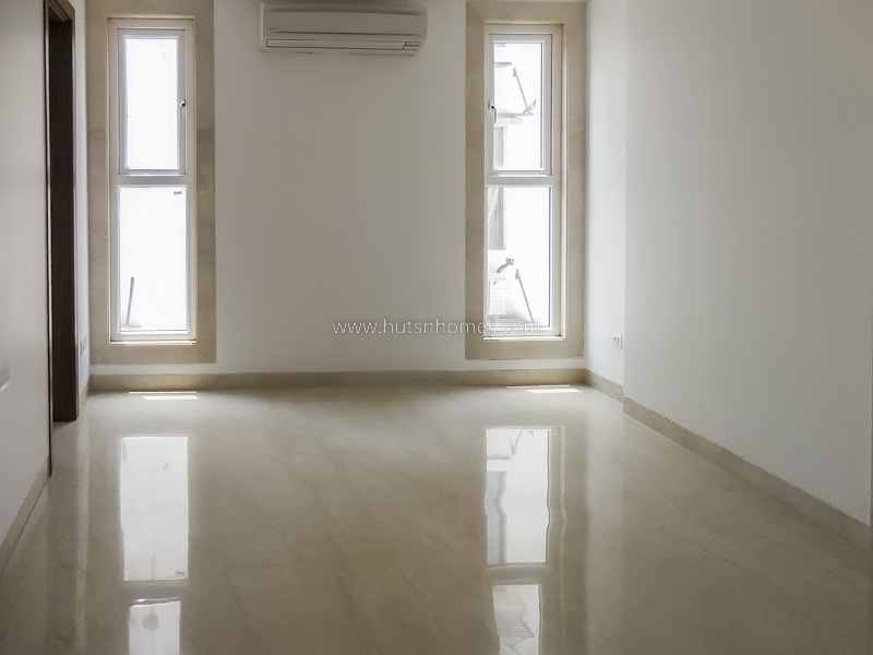 3 BHK Flat For Rent in Defence Colony