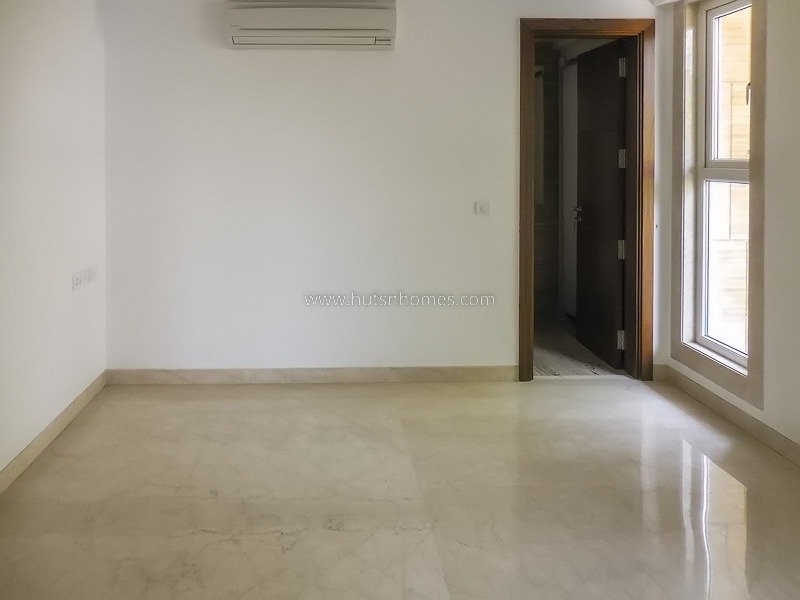 3 BHK Flat For Rent in Defence Colony