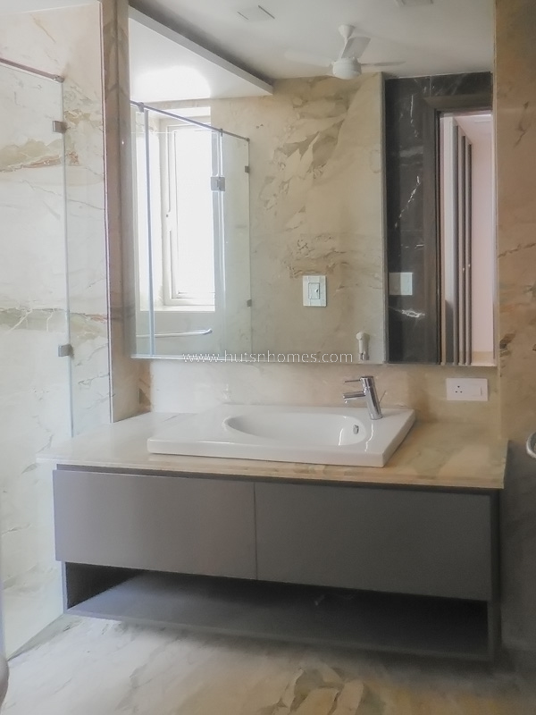 3 BHK Flat For Rent in Defence Colony