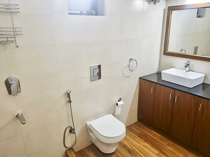2 BHK Flat For Rent in Defence Colony