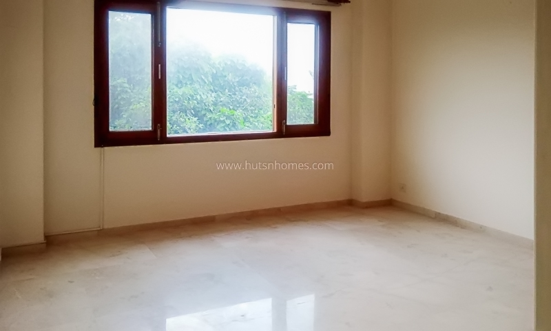 3 BHK Flat For Rent in Defence Colony