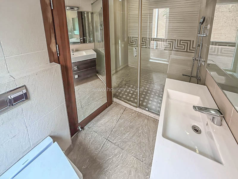 3 BHK Builder Floor For Rent in Defence Colony