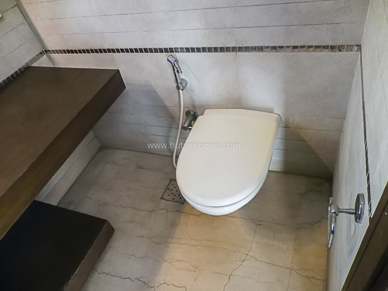 3 BHK Flat For Rent in Defence Colony