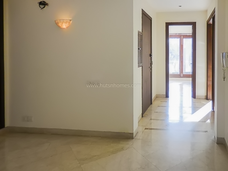 3 BHK Flat For Rent in Defence Colony