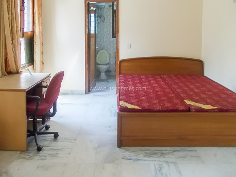 4 BHK Flat For Rent in Defence Colony