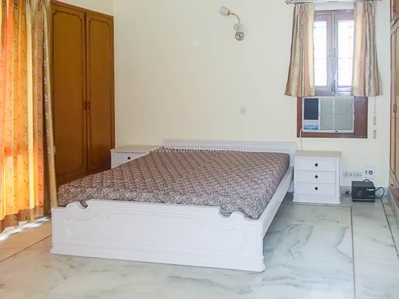 4 BHK Flat For Rent in Defence Colony
