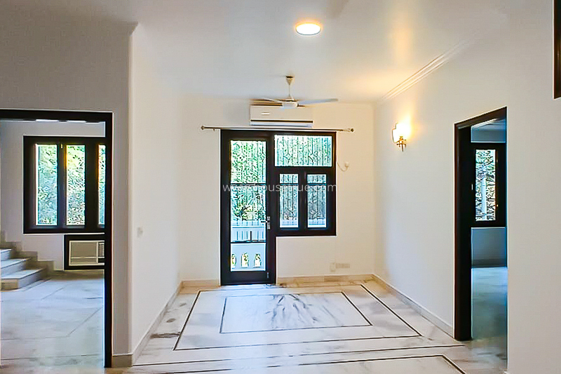 4 BHK Flat For Rent in Defence Colony