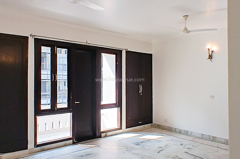 4 BHK Flat For Rent in Defence Colony