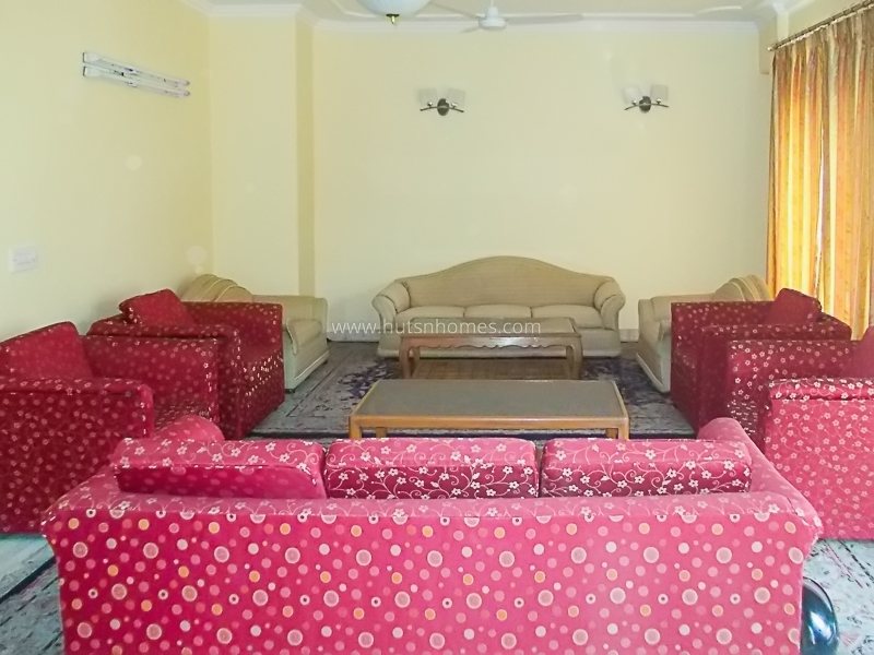 4 BHK Flat For Rent in Defence Colony